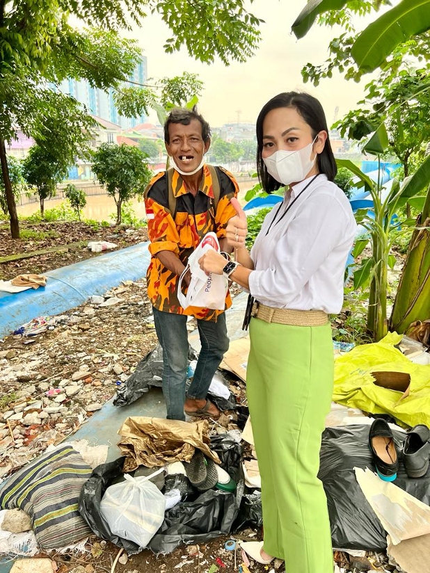 RS Premier Jatinegara Turun Ke Jalan Bagikan Bingkisan. Ramsay Sime Darby Health Care adalah Rumah Sakit dengan pelayanan terbaik di Jatinegara Jakarta